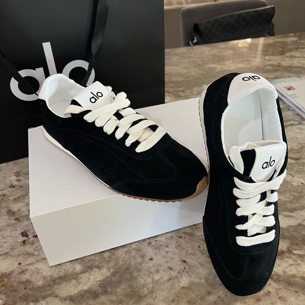 ALO Black Sunset Sneakers BRAND NEW WITH BOX. - Picture 3 of 11